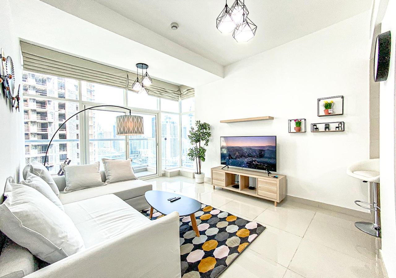 Апартаменты Walk To The Beach Or Enjoy The Amazing View From The Balcony Дубай Экстерьер фото