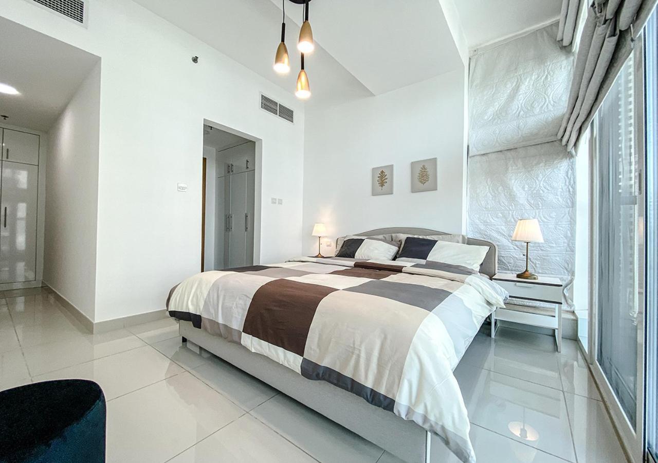 Апартаменты Walk To The Beach Or Enjoy The Amazing View From The Balcony Дубай Экстерьер фото