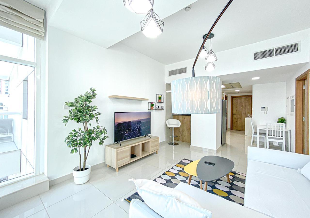Апартаменты Walk To The Beach Or Enjoy The Amazing View From The Balcony Дубай Экстерьер фото
